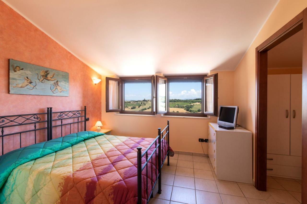 B&B La Casa Fra Gli Olivi Marsciano Exterior photo